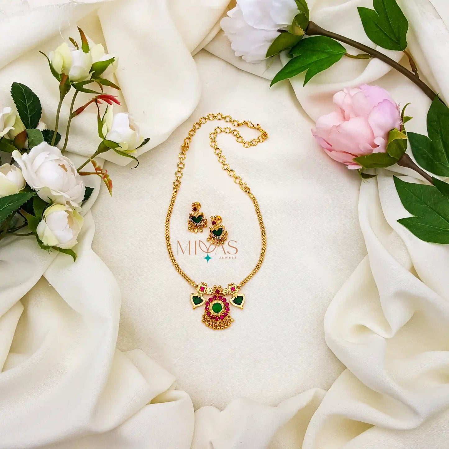 Pretty Short Palakka Necklace