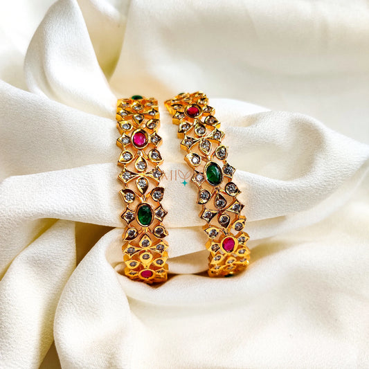 Floral Design Kemp And AD Stone Bangle