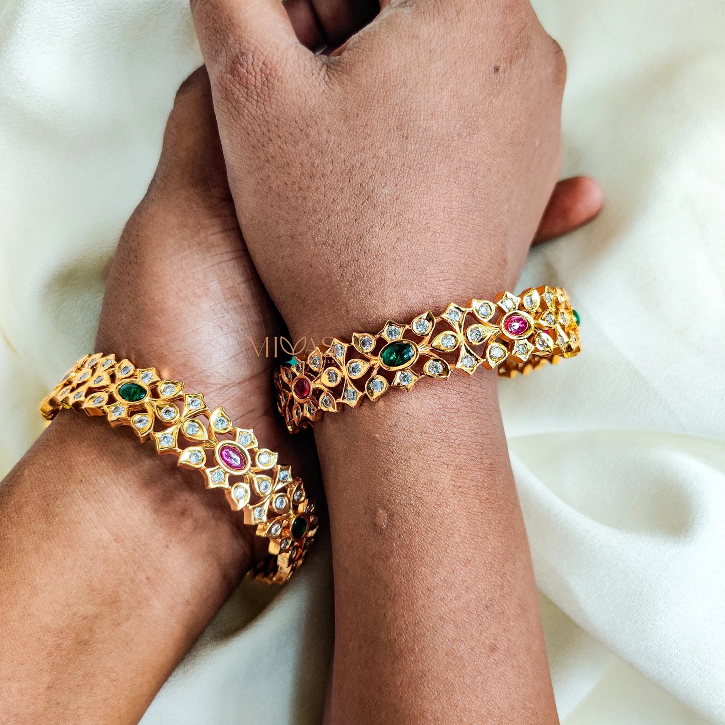 Floral Design Kemp And AD Stone Bangle