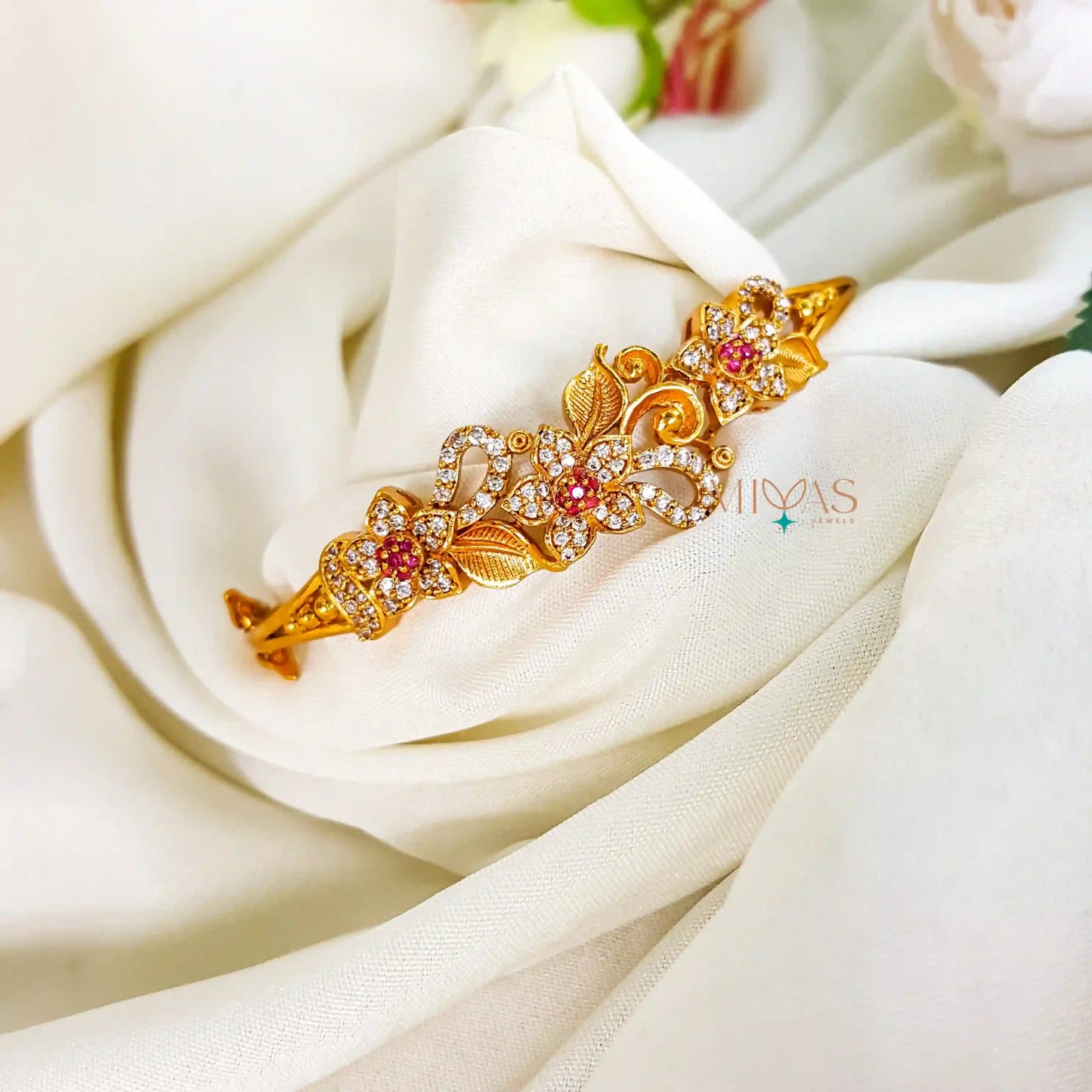 Royal Touch Floral Bracelet