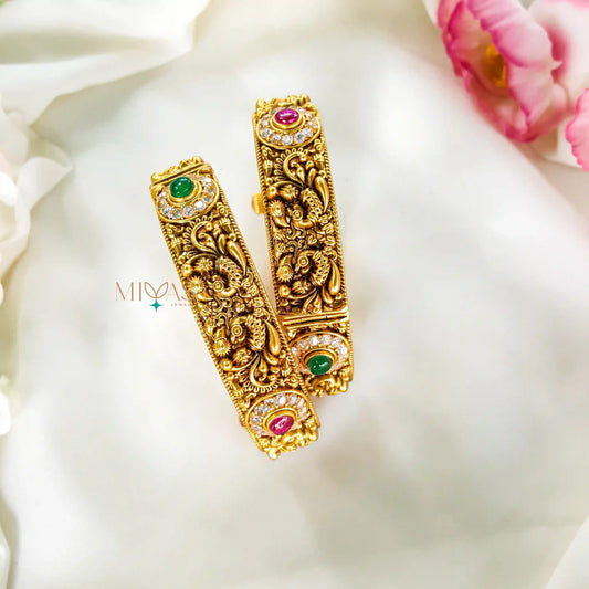 Adorable Gold Look Alike Peacock Motifs Openable Bangle