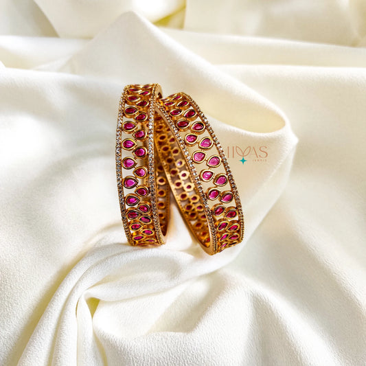 Dazzling Ruby Kemp Stone Bangle