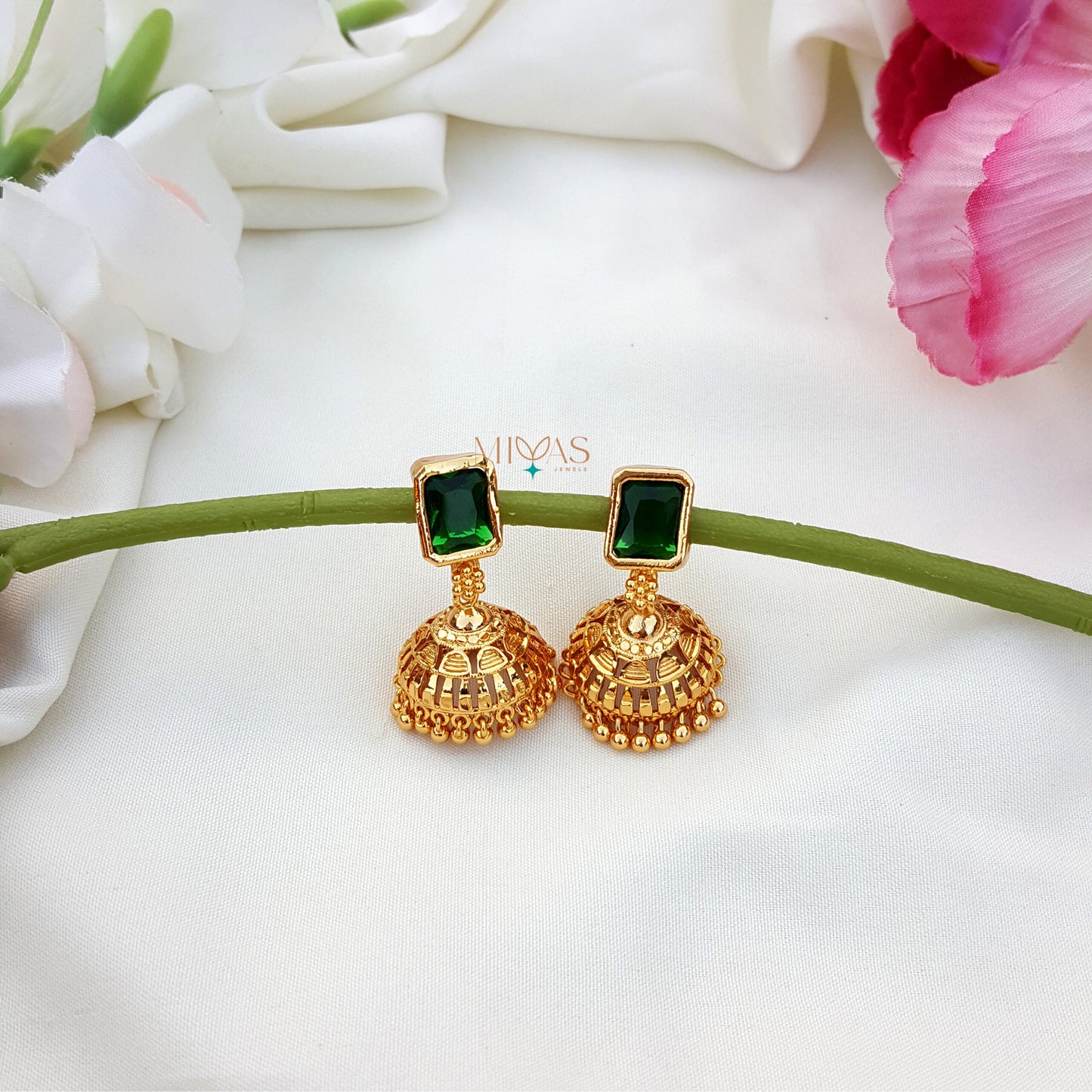 Elegant look Single stone Earring - Green