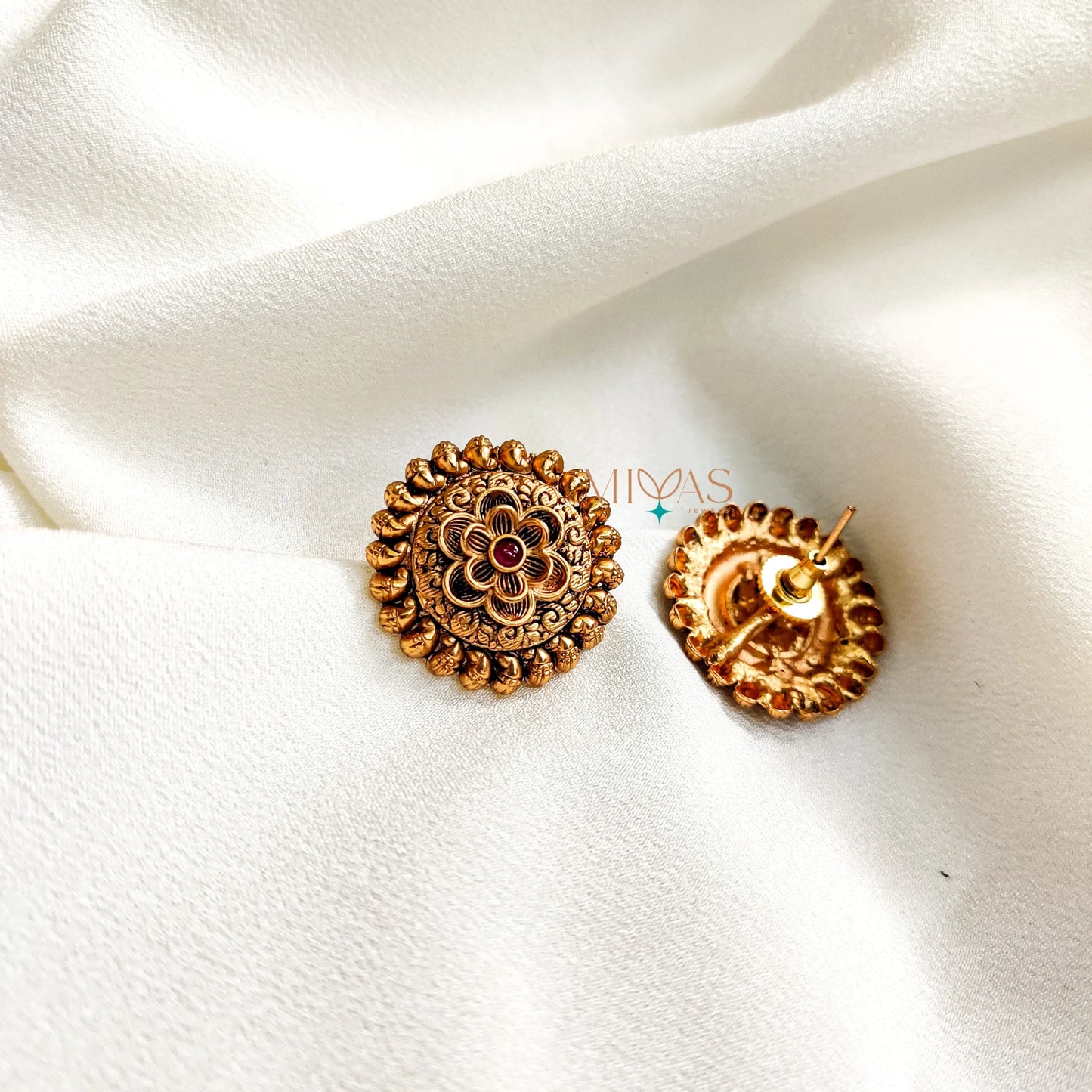 Stylish Floral Design Earring