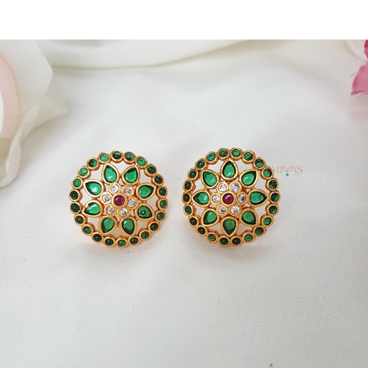 Graceful Floral Look Earring