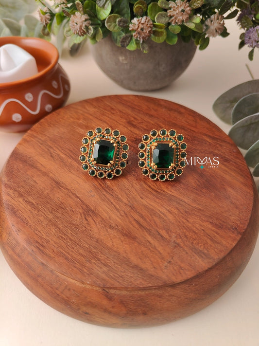 Eye-Catching Stone Earring