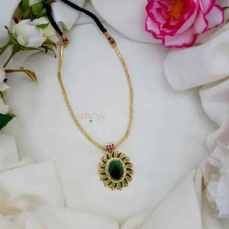 Unique Touch Green Enamel Necklace