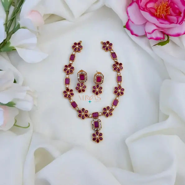 Floral Design AD Stone Necklace
