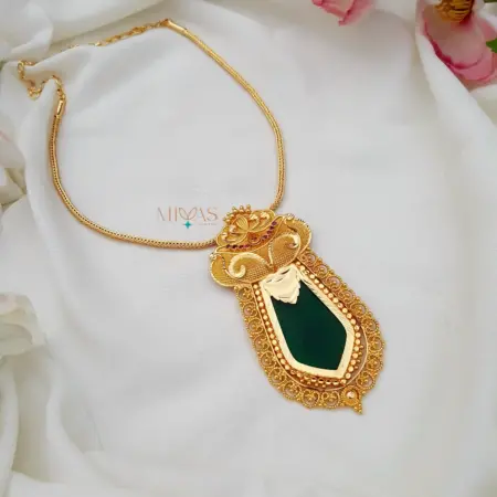 Fashionable Kerala Style Nagapadam Pendant Necklace