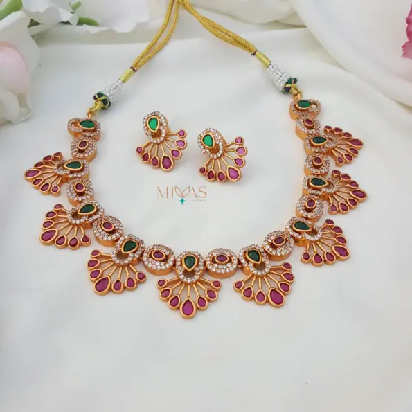 Beautiful Heritage Floral AD Stone Necklace