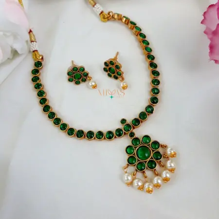 Traditional Look Crafted Necklace